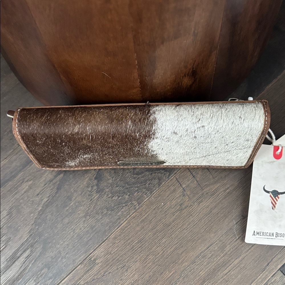 American Bison Hair on Hide,Genuine Leather,5 card,1 ID,checks,2 zip,snap top - Picture 7 of 11